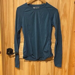 Woman Fig’s Underscrub Top. Color Dark Blue